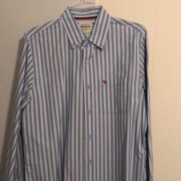 Abercrombie men’s button down - Picture 2 of 2
